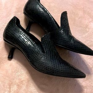 Napoleoni made in ITALY. kitten heel-pumps.   Size 36